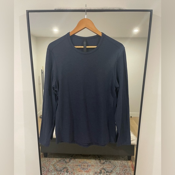 Lululemon Long Sleeve - Picture 1 of 3